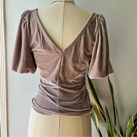 Free People•Cupcake top•Velvet Ruched Puff Sleeve V-Neck•sz L - Picture 6 of 14